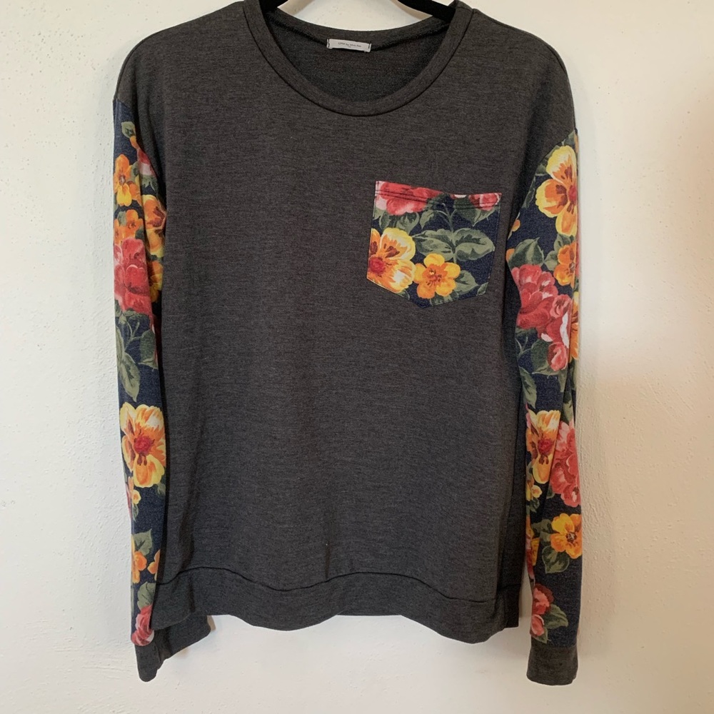 Floral lightweight pull over